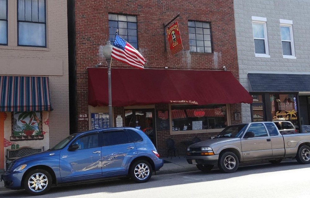 Farmer’s Cafe <br> (≈0.2 mi)